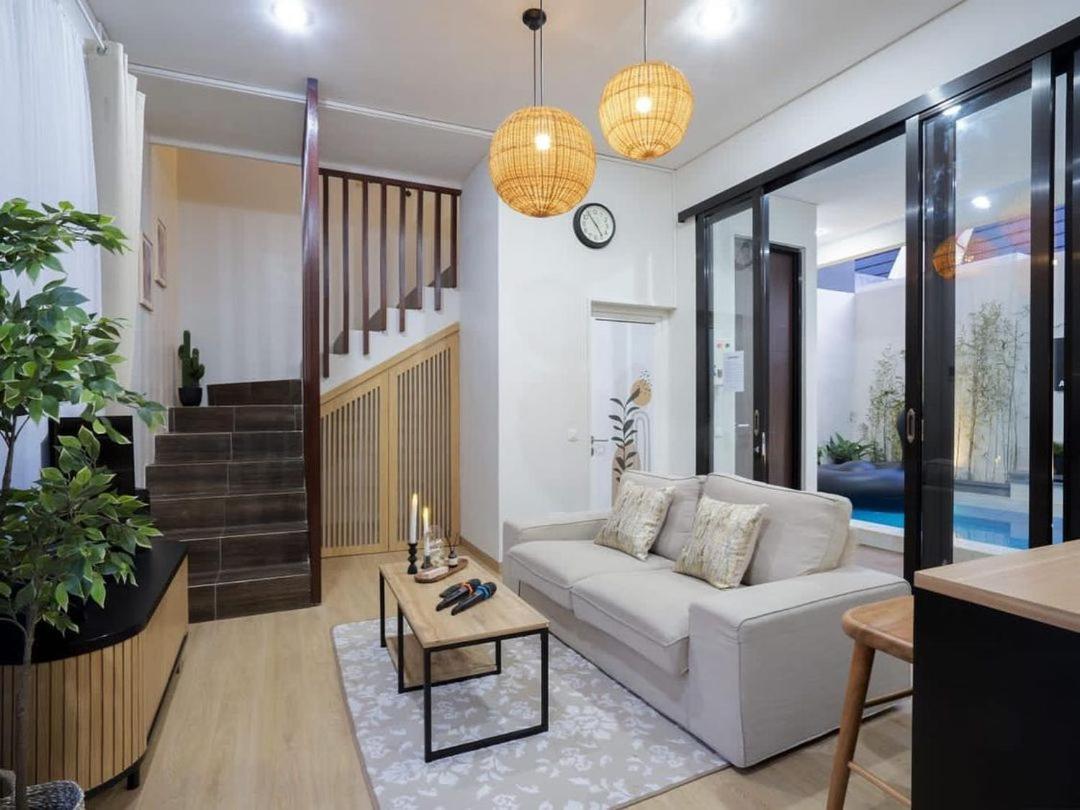 Villa Pak Joni ปาซูรูอัน ภายนอก รูปภาพ